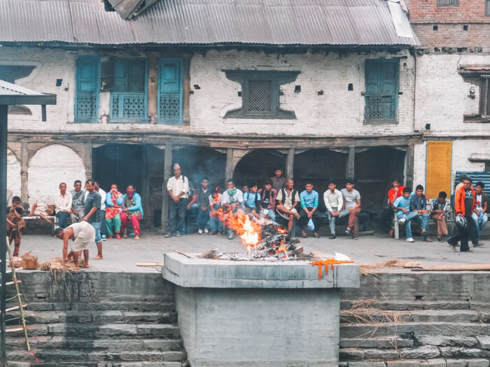 Crematie bij Pashupatinath Tempel in Kathmandu Nepal Portfolio YourTravelReporter.nl