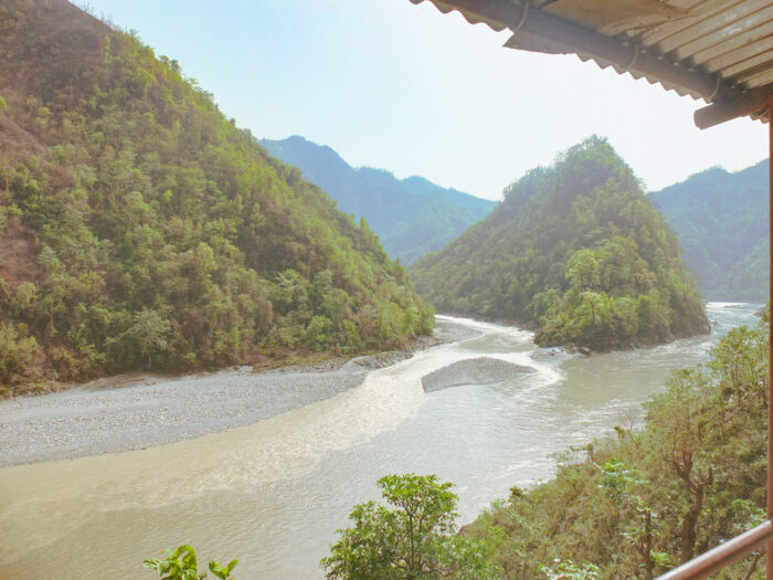 uitzicht op rivier met bocht in Nepal Portfolio YourTravelReporter.nl